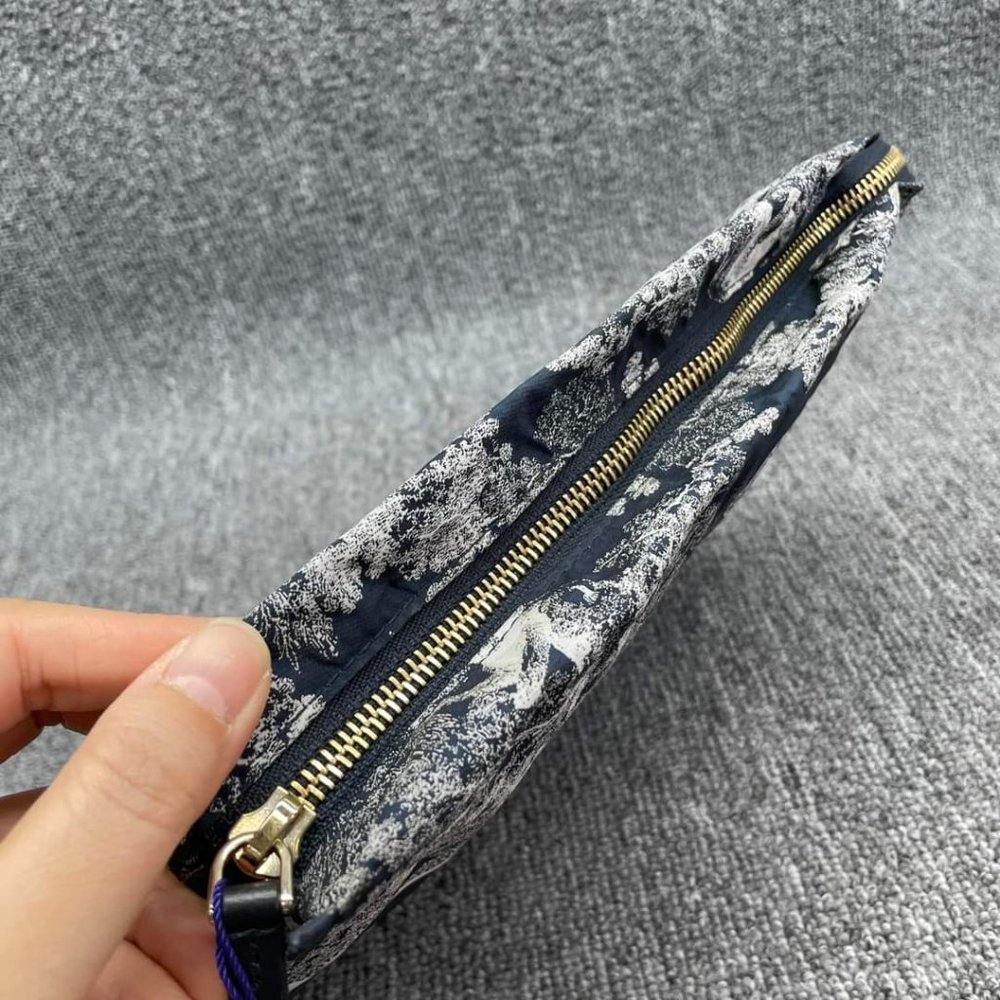 100% Authentic Christian Dior Pouch Bag - Picture 5 of 15